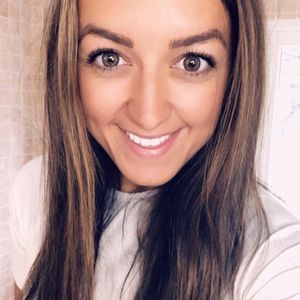 Meet your Posher, Maya